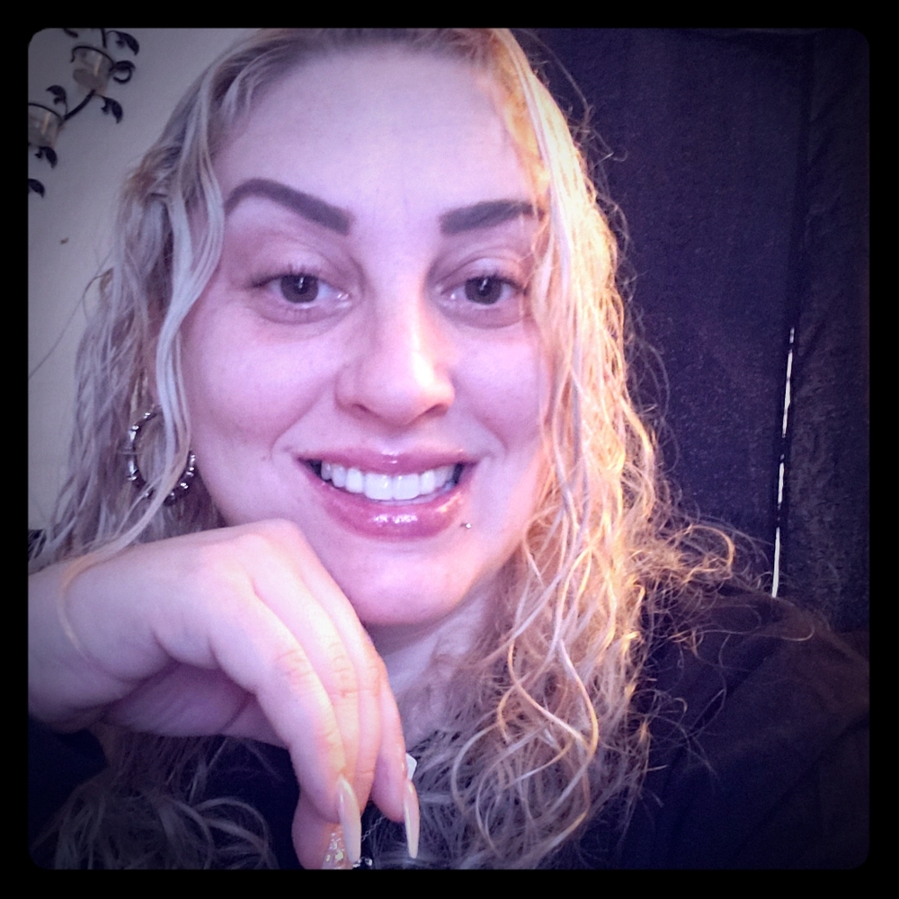 Meet your Posher, Alicia